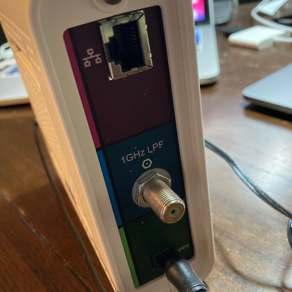 Arris SURFboard Cable Modem SB6141 - Picture 2 of 3